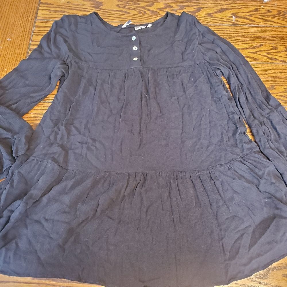 Soft Surroundings black crinkle tiered blouse szXS